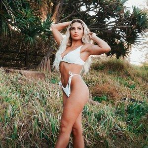 Meet your Posher, April